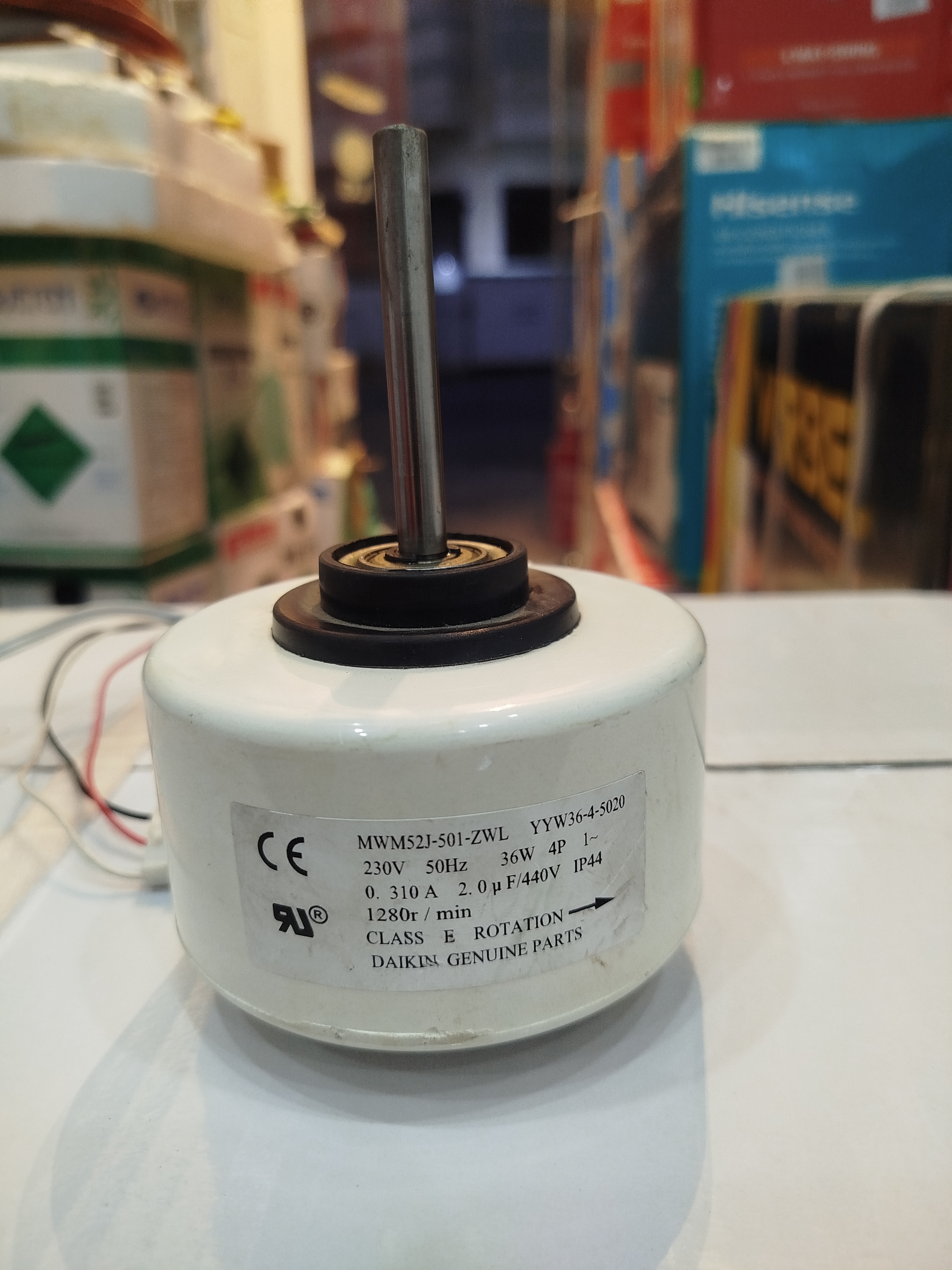 موتور فن بلوور دایکین مدل MWM52J-501-ZWL توان ۳۶وات. YYW36-4-5020@